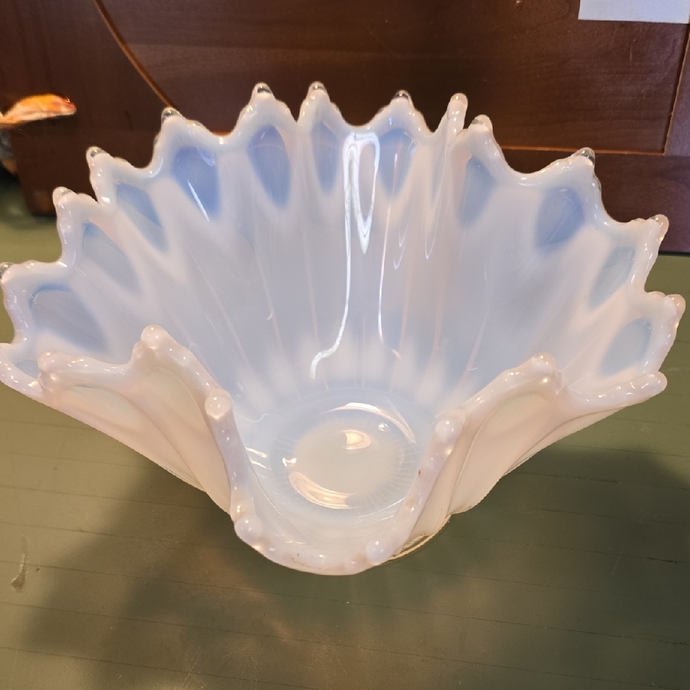 Fostoria Heirloom Opalescent Handkercheif Glass Bowl Or Open Vase